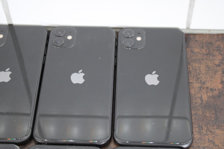 1531806-11 Mobile phones iPhone 11 64GB, 10 pcs (bad condition)