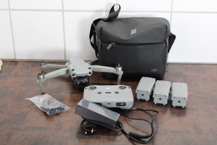 1531810-1 Drone DJI Air 2S