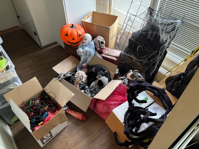 1475253-1 Halloween decorations and props - Mixed lot