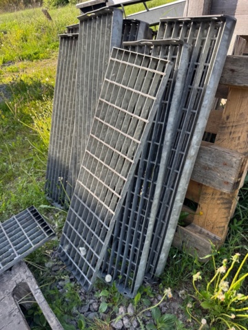 1405871-6 12 galvanized step plates