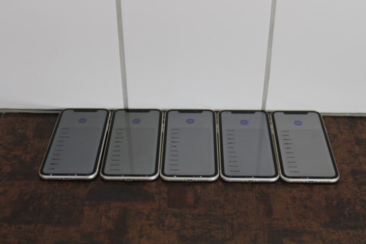 1531785-2 Mobiltelefoner iPhone 11 64GB, 5 st (vita)
