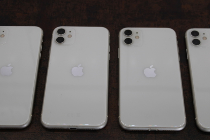 1531785-10 Mobiltelefoner iPhone 11 64GB, 5 st (vita)