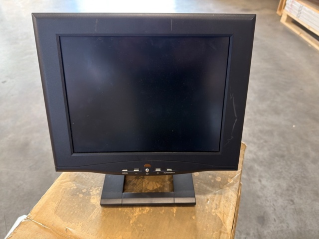 1533643-1 4 LCD monitors in a carton