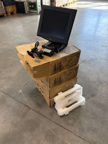 1533643-5 4 LCD monitors in a carton