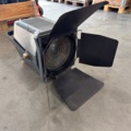1533644-1 6 pcs 2kW fresnel with barndoors