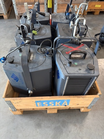 1533645-6 7 pcs 2kW fresnel with barndoors