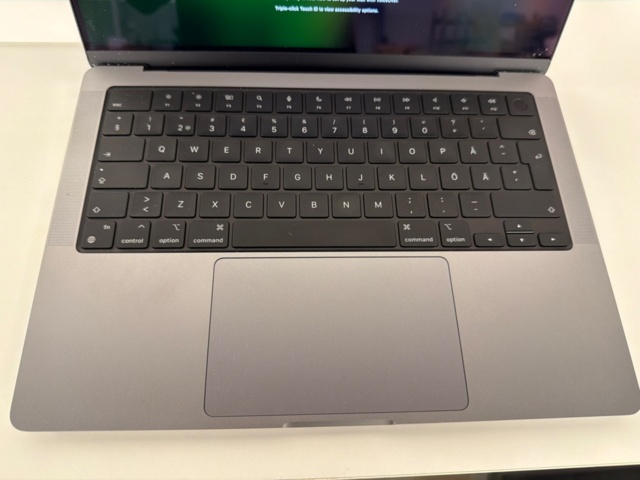 1533611-3 MacBook Pro 14 inch, 1TB SSD