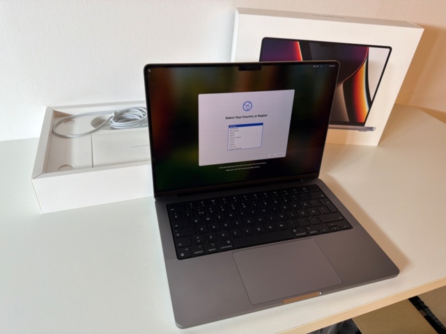 1533613-1 MacBook Pro 14 inch, A2442