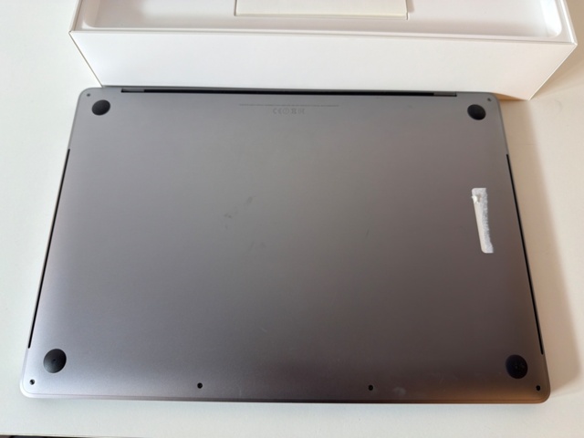 1533614-4 MacBook Pro, 15 inch