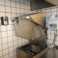 1070391-4 Dishwashing room with machines and benches