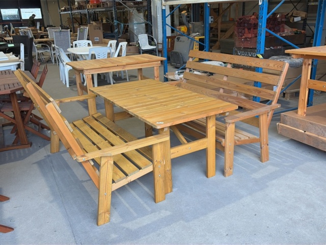 1525397-1 Bord och soffor 2 st