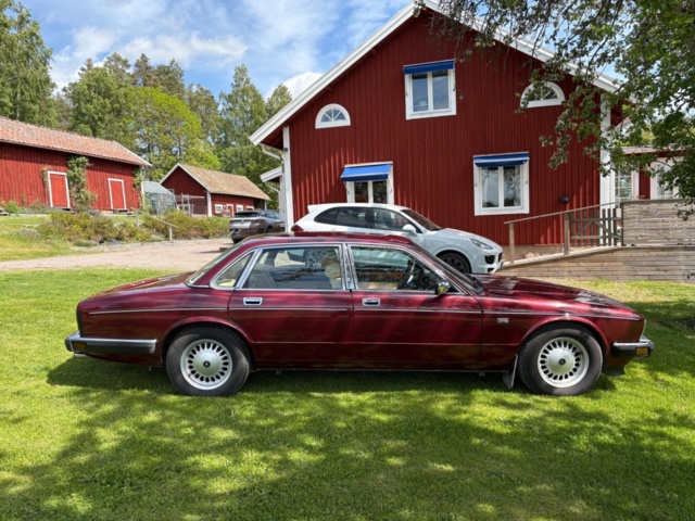 1471445-8 Jaguar Daimler -1989