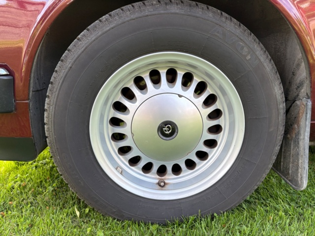 1471445-12 Jaguar Daimler -1989