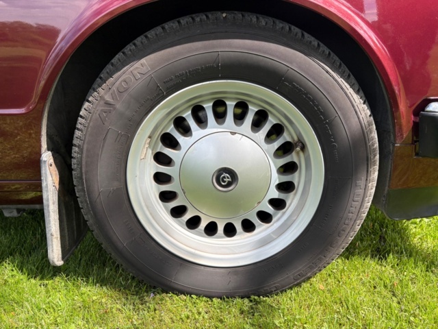 1471445-16 Jaguar Daimler -1989