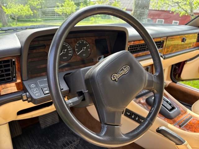 1471445-24 Jaguar Daimler -1989