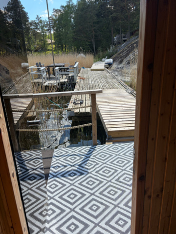 1491548-31 Nyrenoverad husbåt med vedeldad bastu - "Muskö Sealodge"