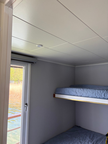 1491548-23 Nyrenoverad husbåt med vedeldad bastu - "Muskö Sealodge"