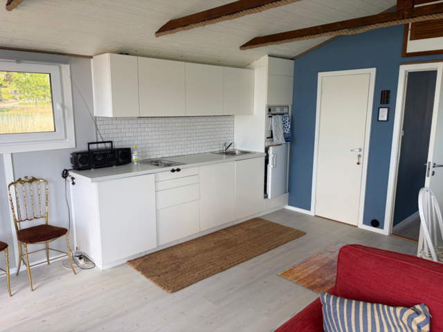 1491548-14 Nyrenoverad husbåt med vedeldad bastu - "Muskö Sealodge"