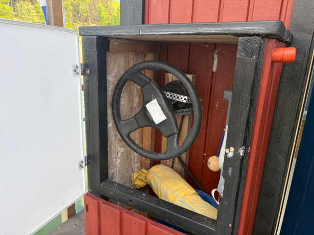 1491548-35 Nyrenoverad husbåt med vedeldad bastu - "Muskö Sealodge"