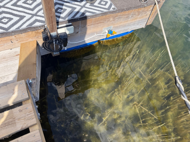 1491548-38 Nyrenoverad husbåt med vedeldad bastu - "Muskö Sealodge"