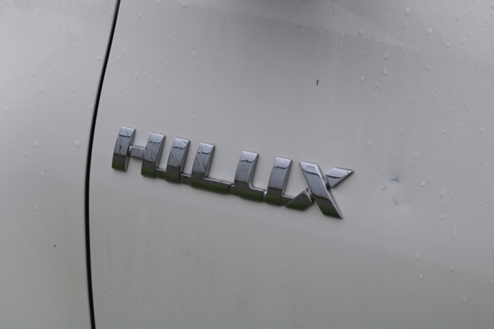 1417056-17 Toyota Hilux Extra Cab 2.4 AWD Automatic, 2021 (Repair Item)