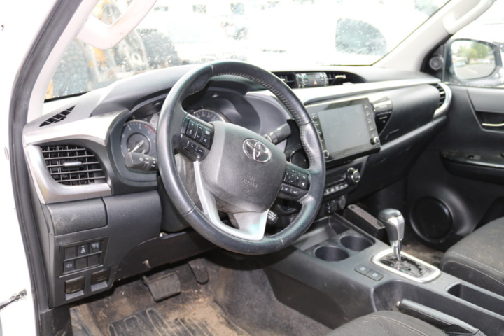1417056-53 Toyota Hilux Extra Cab 2.4 AWD Automatic, 2021 (Repair Item)