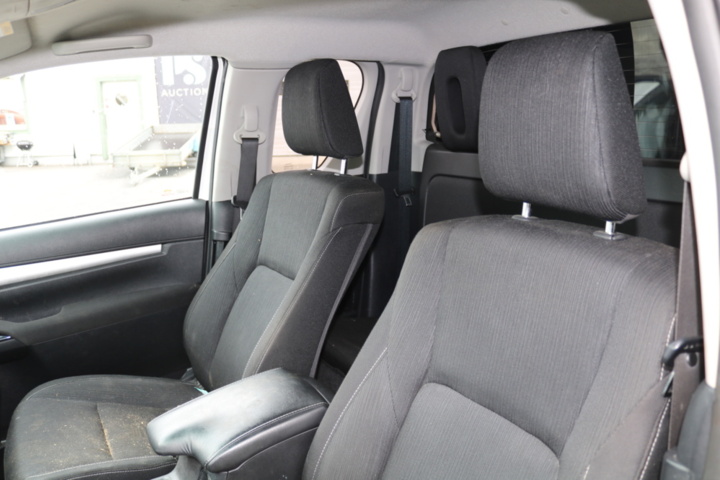 1417056-59 Toyota Hilux Extra Cab 2.4 AWD Automatic, 2021 (Repair Item)