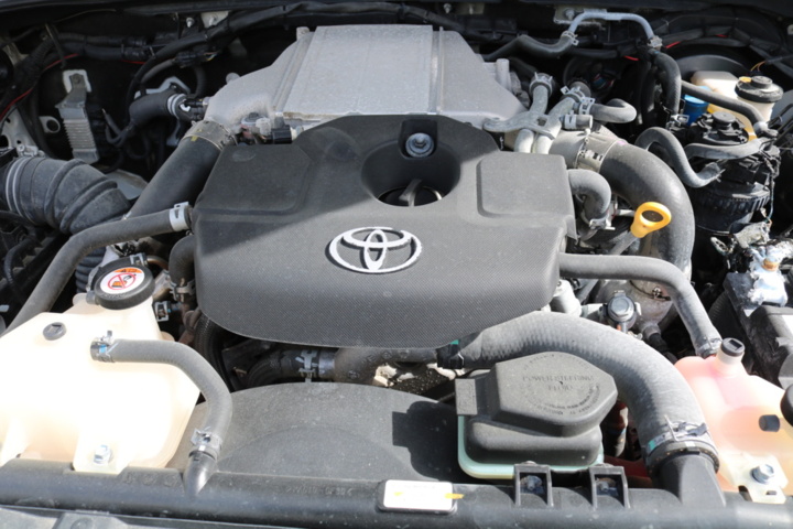 1417056-78 Toyota Hilux Extra Cab 2.4 AWD Automatic, 2021 (Repair Item)