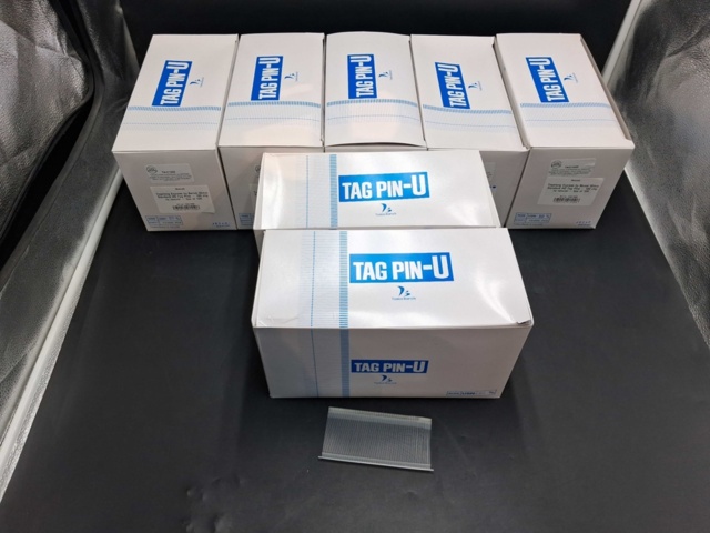 1533670-1 Märkpins, 50 000 st - Tagalong Express by Banok, 50 mm, nylon