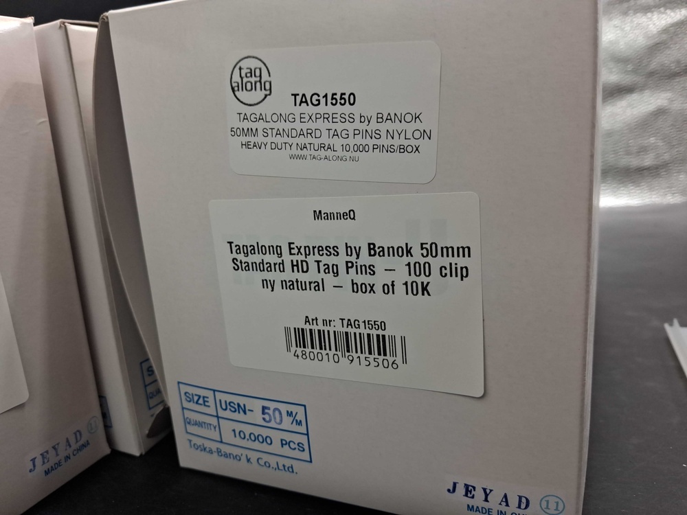 1533674-2 Märkpins, 50,000 pcs - Tagalong Express by Banok, 50 mm, nylon