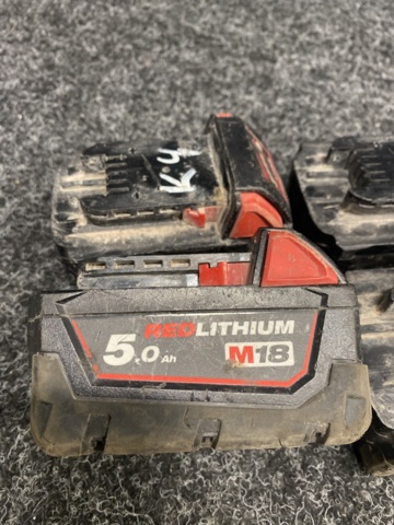 1533830-2 4 st Batterier Milwaukee M18B5 5.0Ah - Defekta