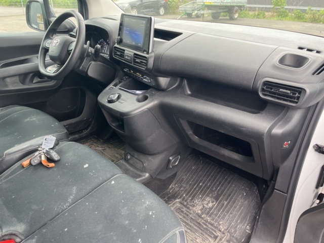 1357546-27 Toyota ProAce City 1.5D AdBlue Automatisk, 130hk -2023