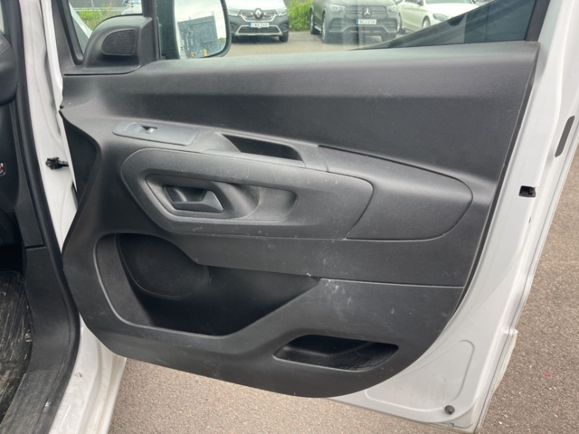 1357546-28 Toyota ProAce City 1.5D AdBlue Automatisk, 130hk -2023