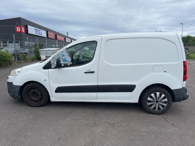 1357542-8 Peugeot Partner Van 1.6 HDi Manual, 90hp -2008 (Repair item)