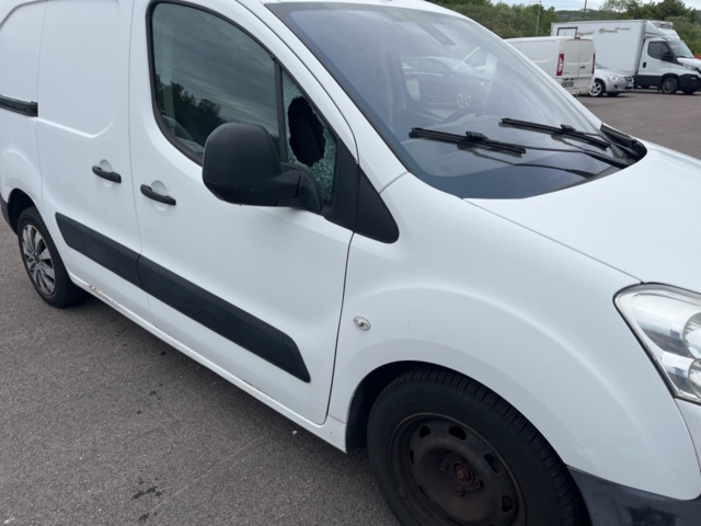 1357542-16 Peugeot Partner Van 1.6 HDi Manual, 90hp -2008 (Repair item)