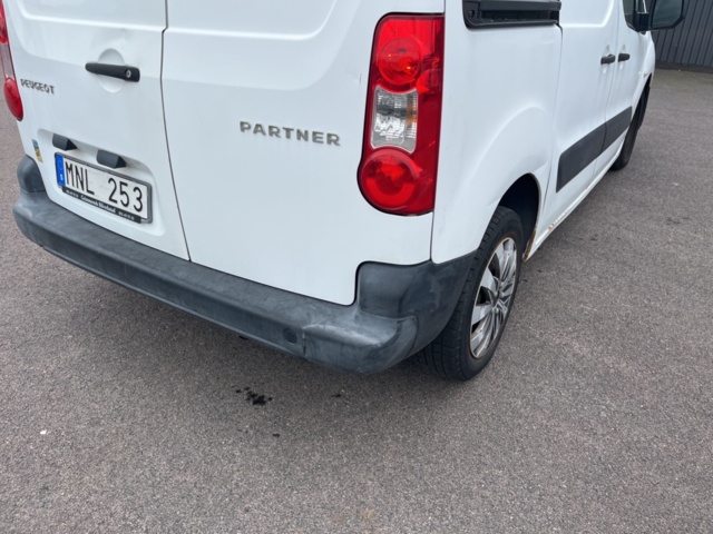 1357542-21 Peugeot Partner Van 1.6 HDi Manual, 90hp -2008 (Repair item)