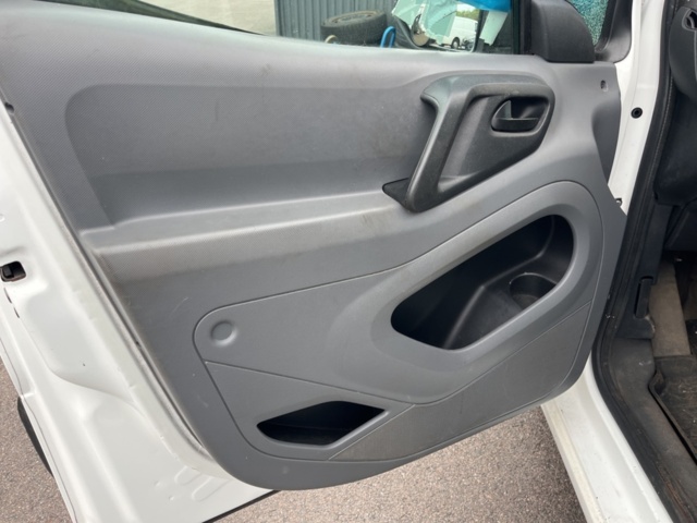 1357542-29 Peugeot Partner Van 1.6 HDi Manual, 90hp -2008 (Repair item)