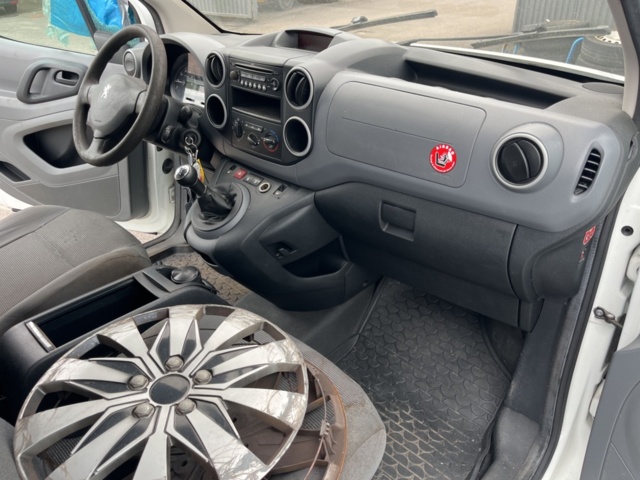 1357542-34 Peugeot Partner Van 1.6 HDi Manual, 90hp -2008 (Repair item)