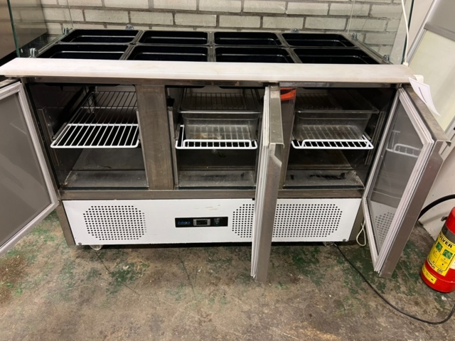1533831-3 Display fridge with cooling well - Adexa