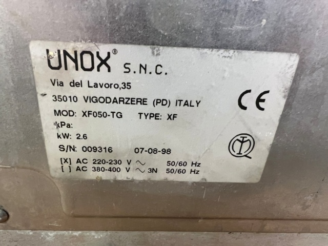1533843-4 Varmluftsugn - Unox XF050-TG