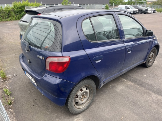 1357543-5 Toyota Yaris 5-door 1.3 VVT-i Super ECT, 4-speed, 86hp -2000 (Repair item)