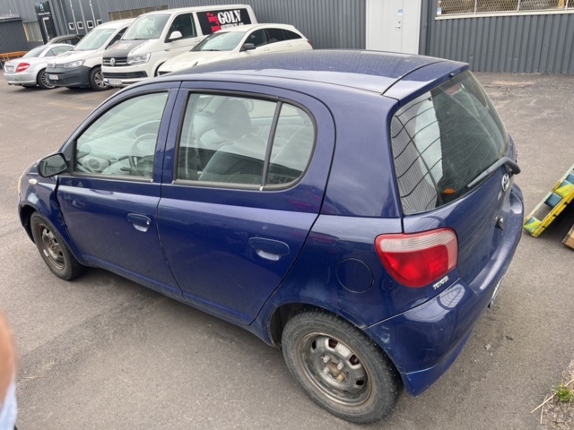 1357543-6 Toyota Yaris 5-door 1.3 VVT-i Super ECT, 4-speed, 86hp -2000 (Repair item)