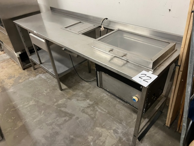 1533845-9 Korvbar med korvgrill, brödvärmare och bänk