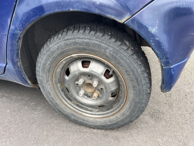 1357543-11 Toyota Yaris 5-door 1.3 VVT-i Super ECT, 4-speed, 86hp -2000 (Repair item)