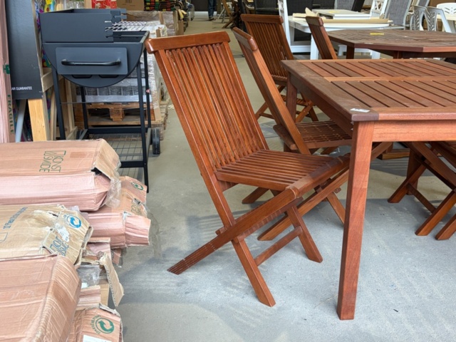 1525396-3 Bord och stolar 4 st