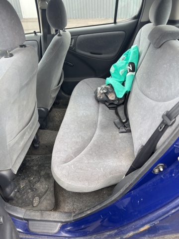 1357543-25 Toyota Yaris 5-door 1.3 VVT-i Super ECT, 4-speed, 86hp -2000 (Repair item)