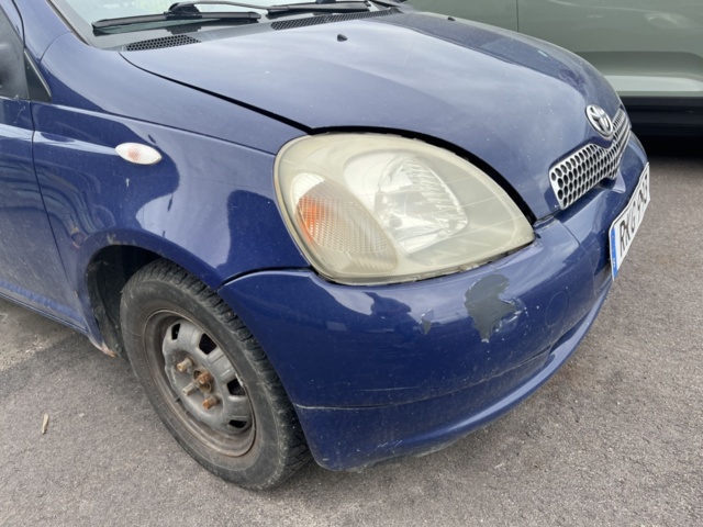 1357543-31 Toyota Yaris 5-door 1.3 VVT-i Super ECT, 4-speed, 86hp -2000 (Repair item)