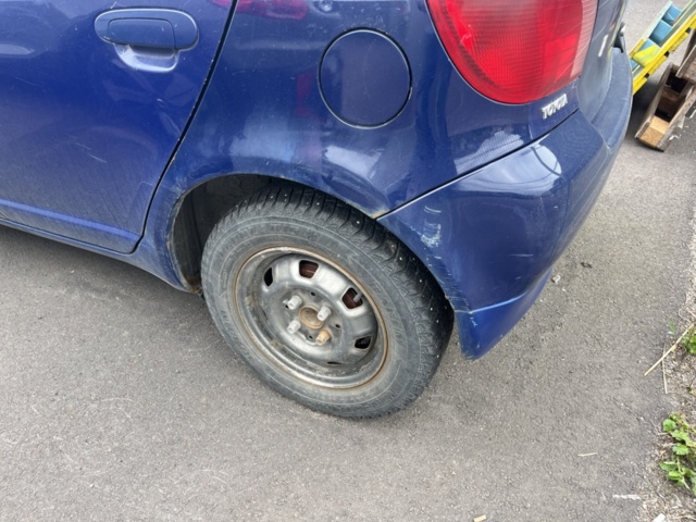 1357543-33 Toyota Yaris 5-door 1.3 VVT-i Super ECT, 4-speed, 86hp -2000 (Repair item)