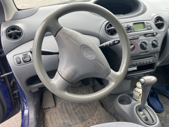 1357543-34 Toyota Yaris 5-door 1.3 VVT-i Super ECT, 4-speed, 86hp -2000 (Repair item)