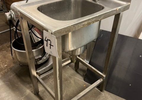 Stainless steel sink